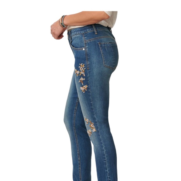 #290 ☑️Democracy Girlfriend Floral Embroidered Denim Jean - Picture 3 of 11